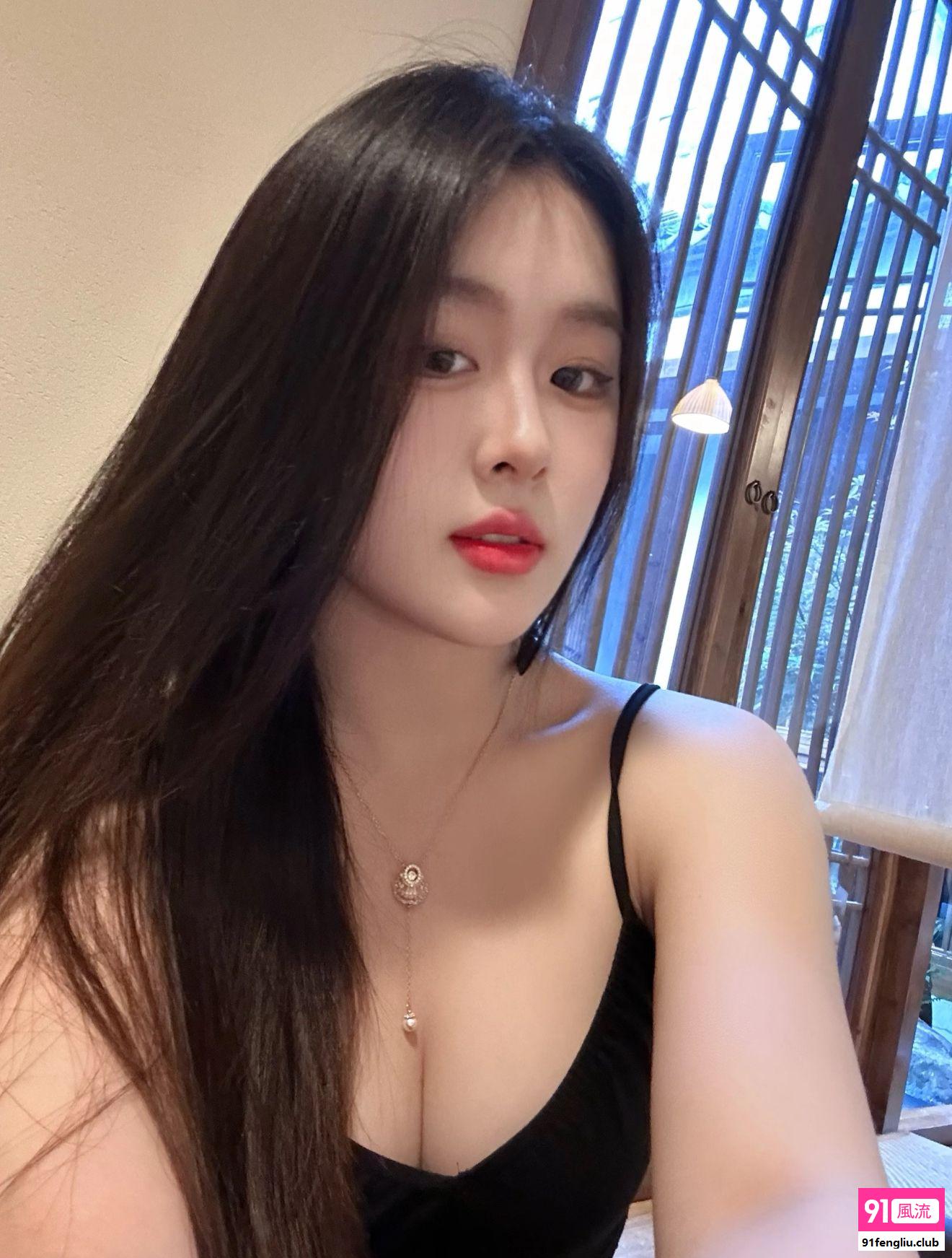 巨乳白虎嫩模活好水多有楼可外出
